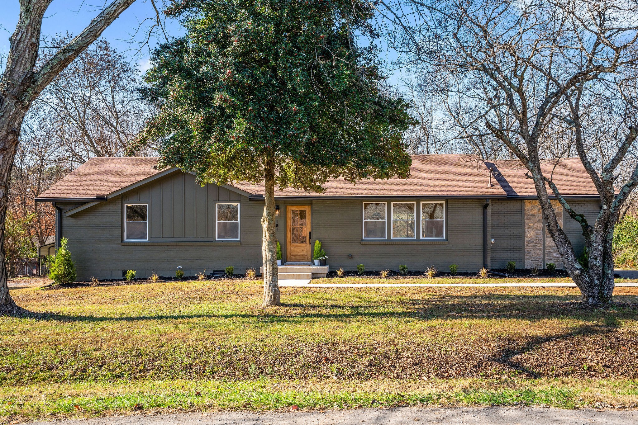 listing main picture