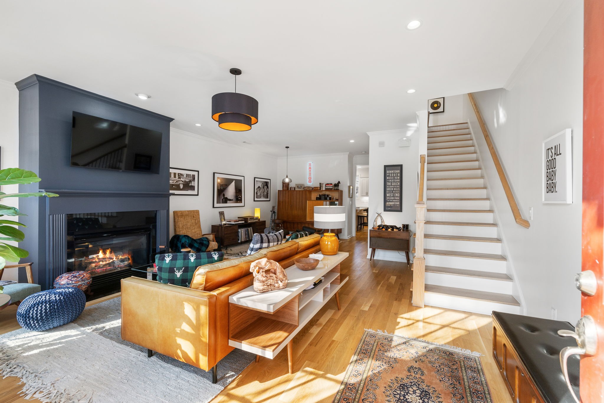 listing main picture