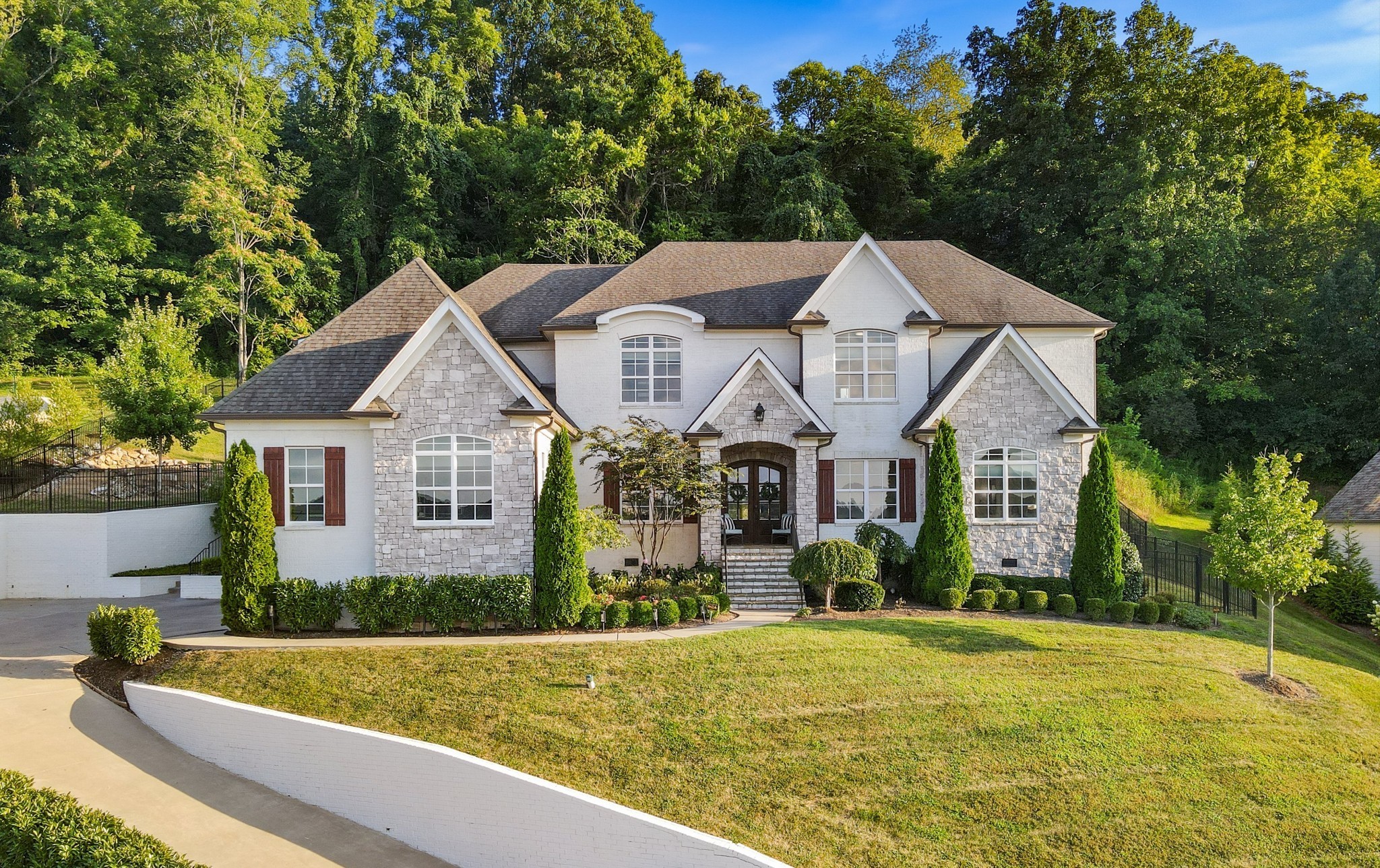 listing main picture