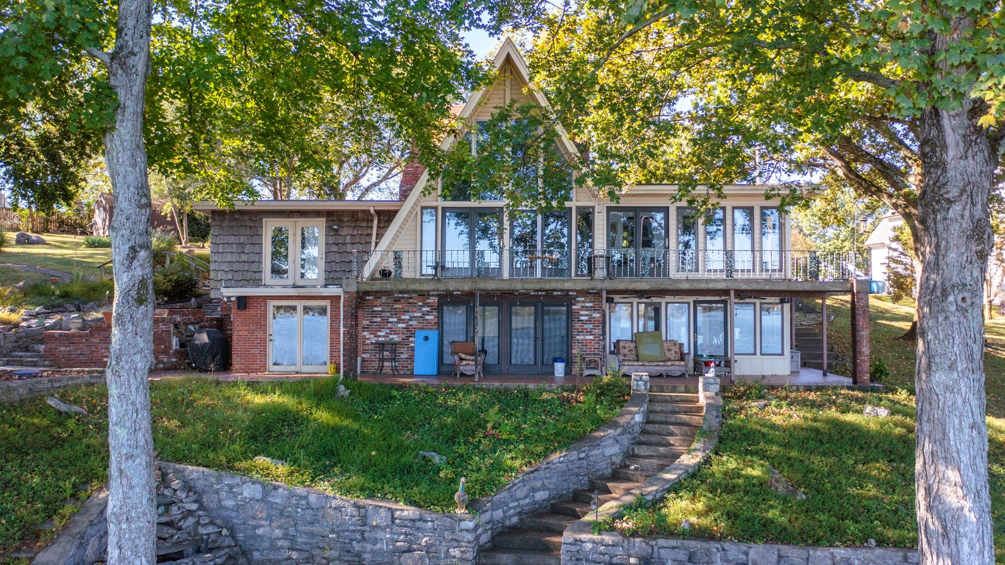 listing main picture