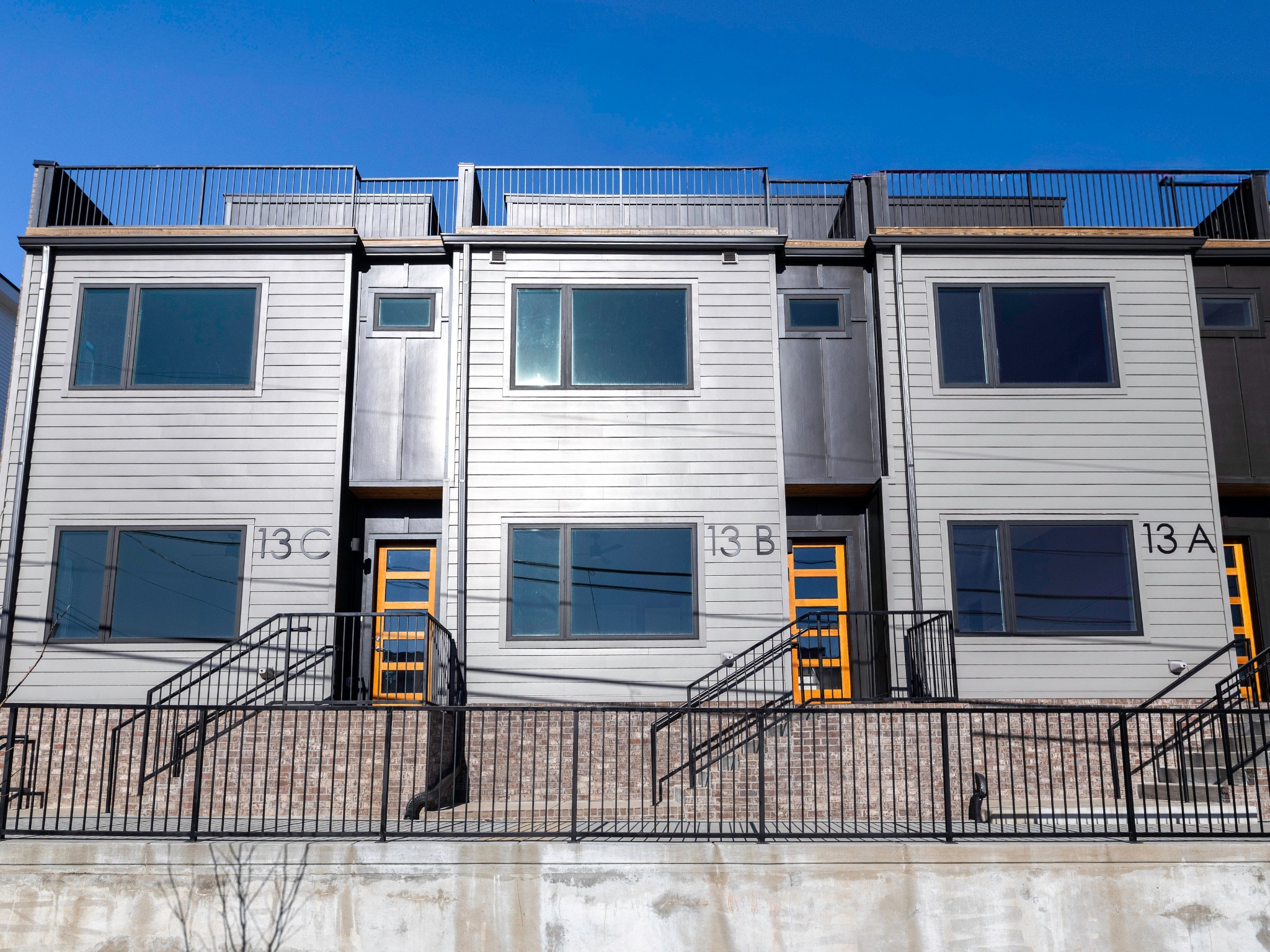 listing main picture