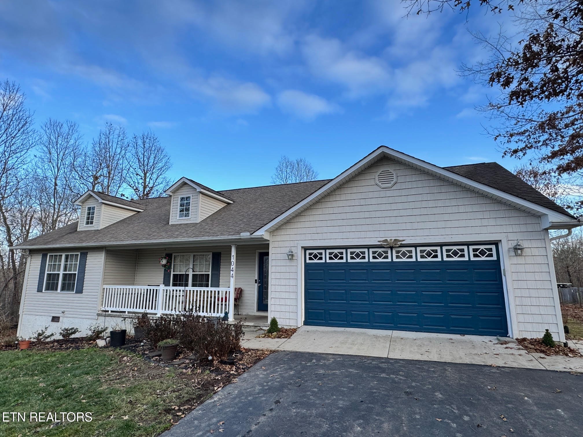 listing main picture