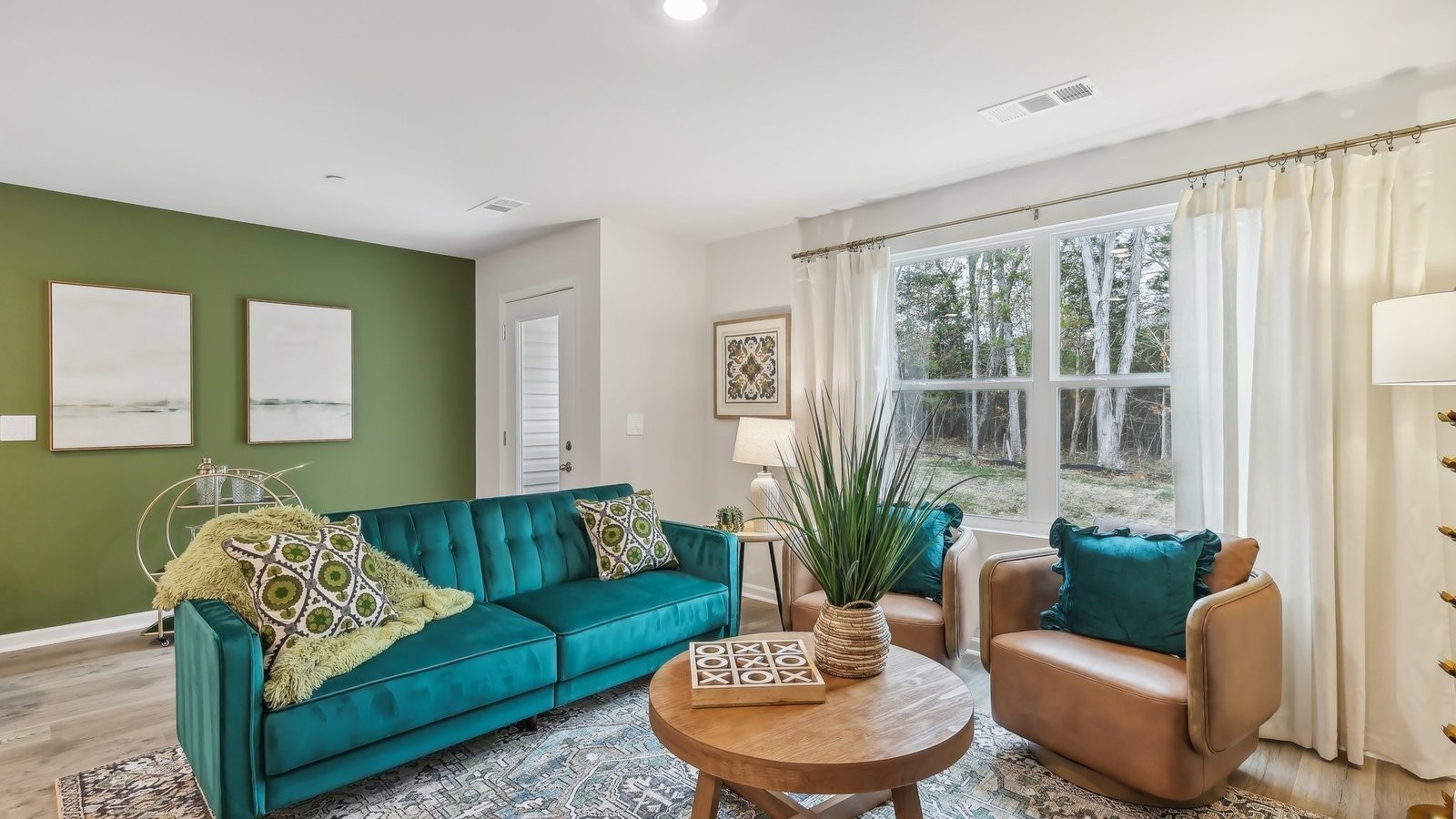 listing main picture