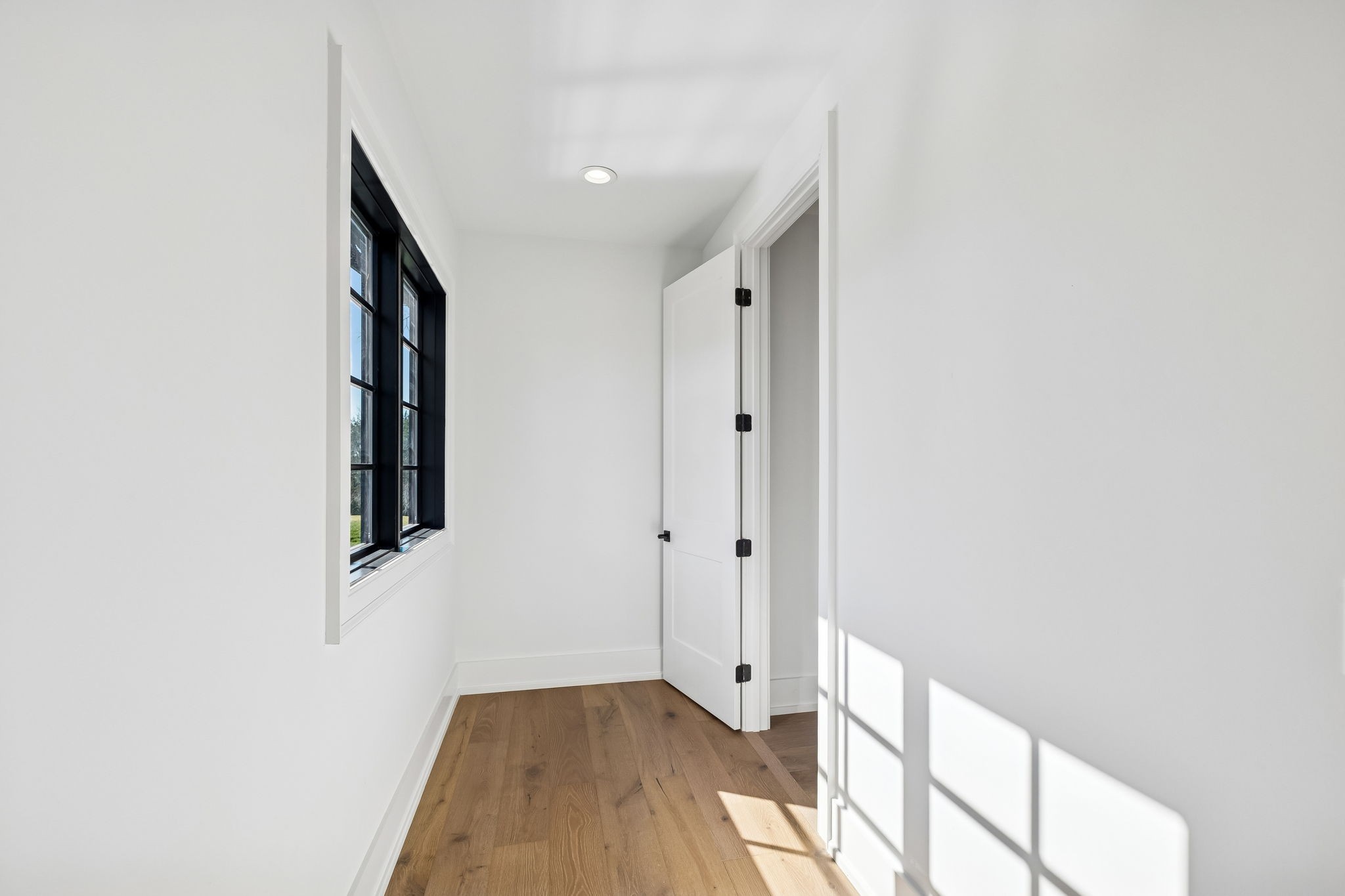 listing main picture