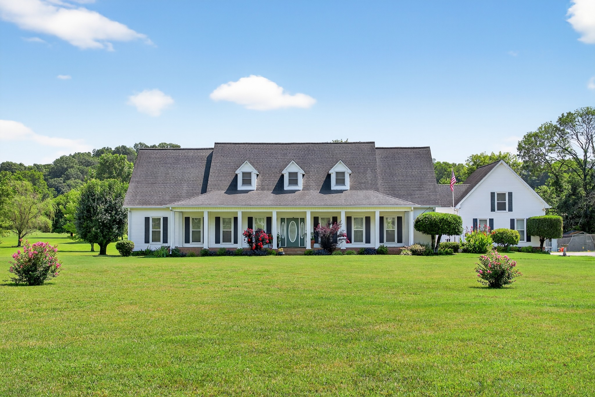 listing main picture