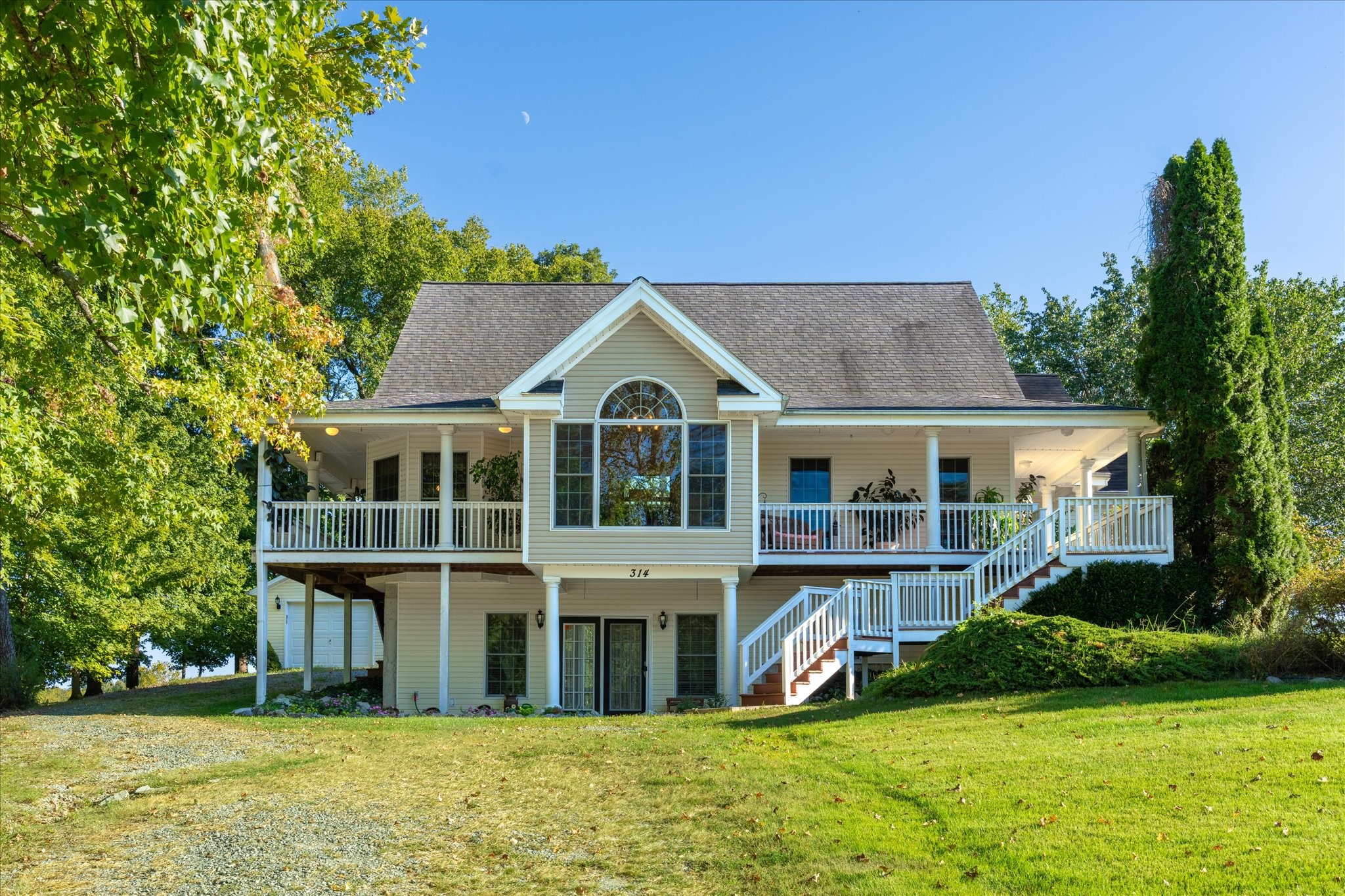 listing main picture