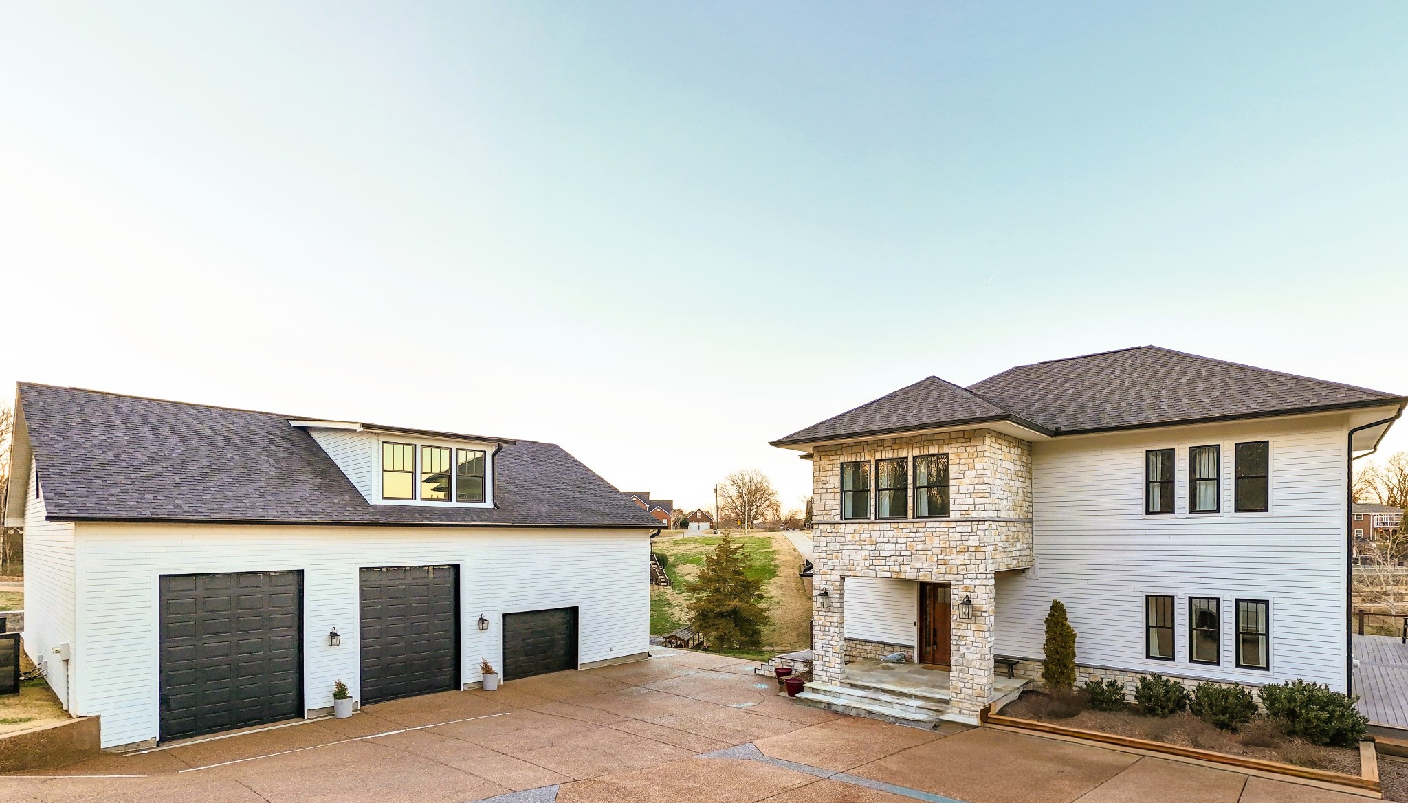 listing main picture