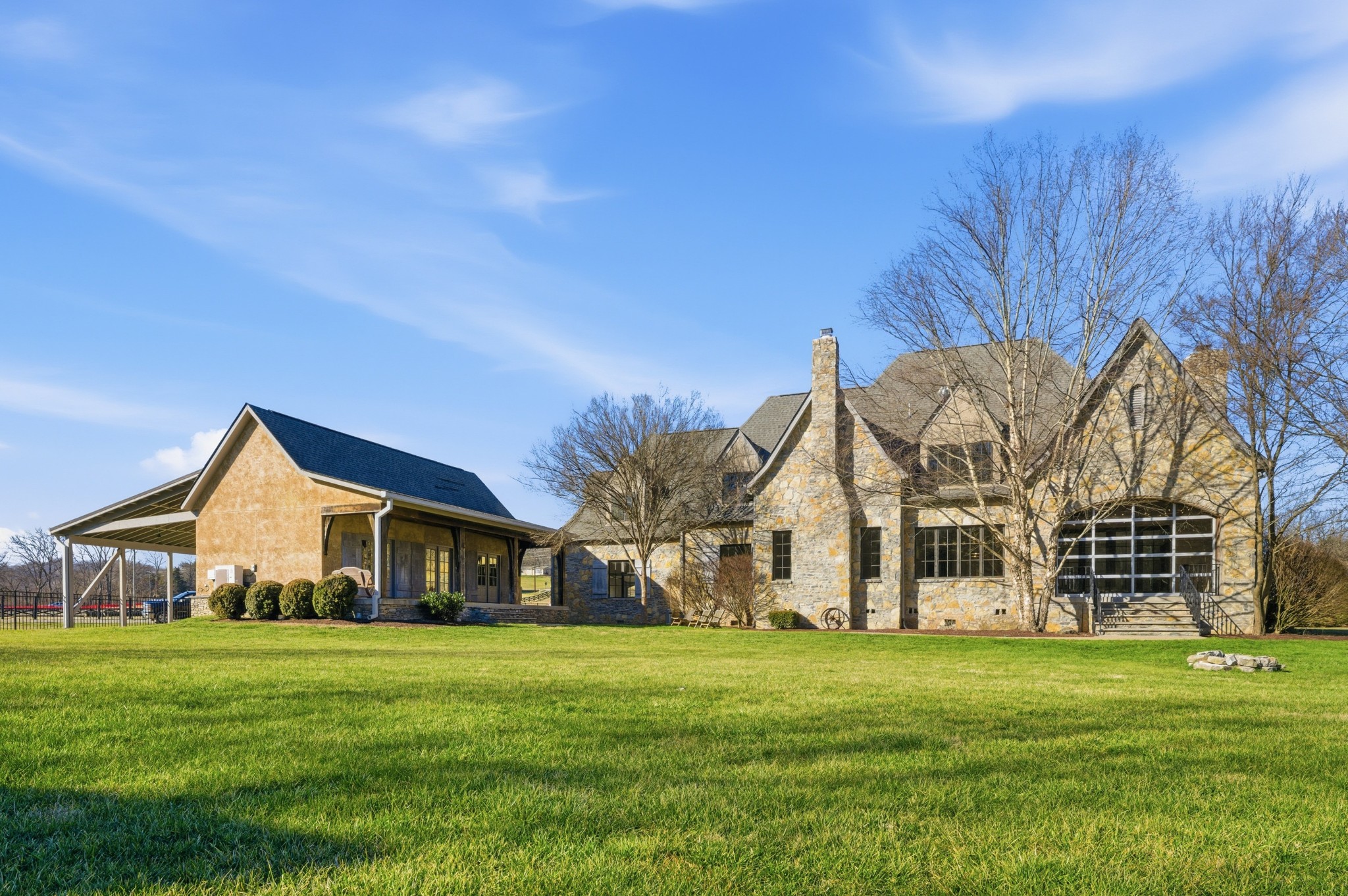 listing main picture