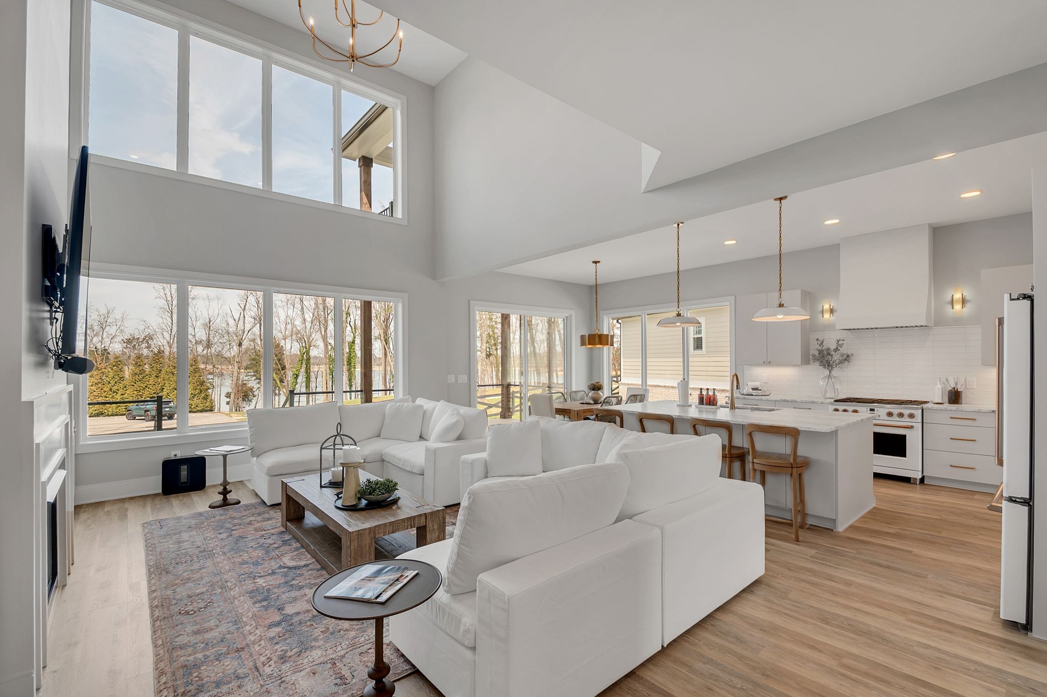 listing main picture