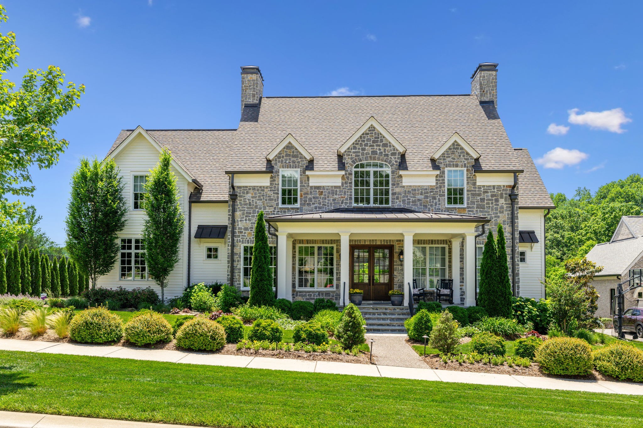 listing main picture