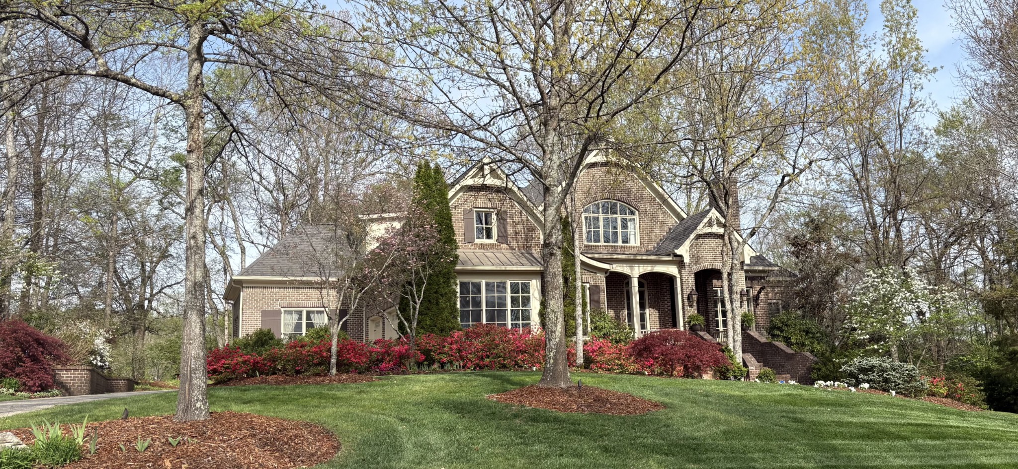 listing main picture