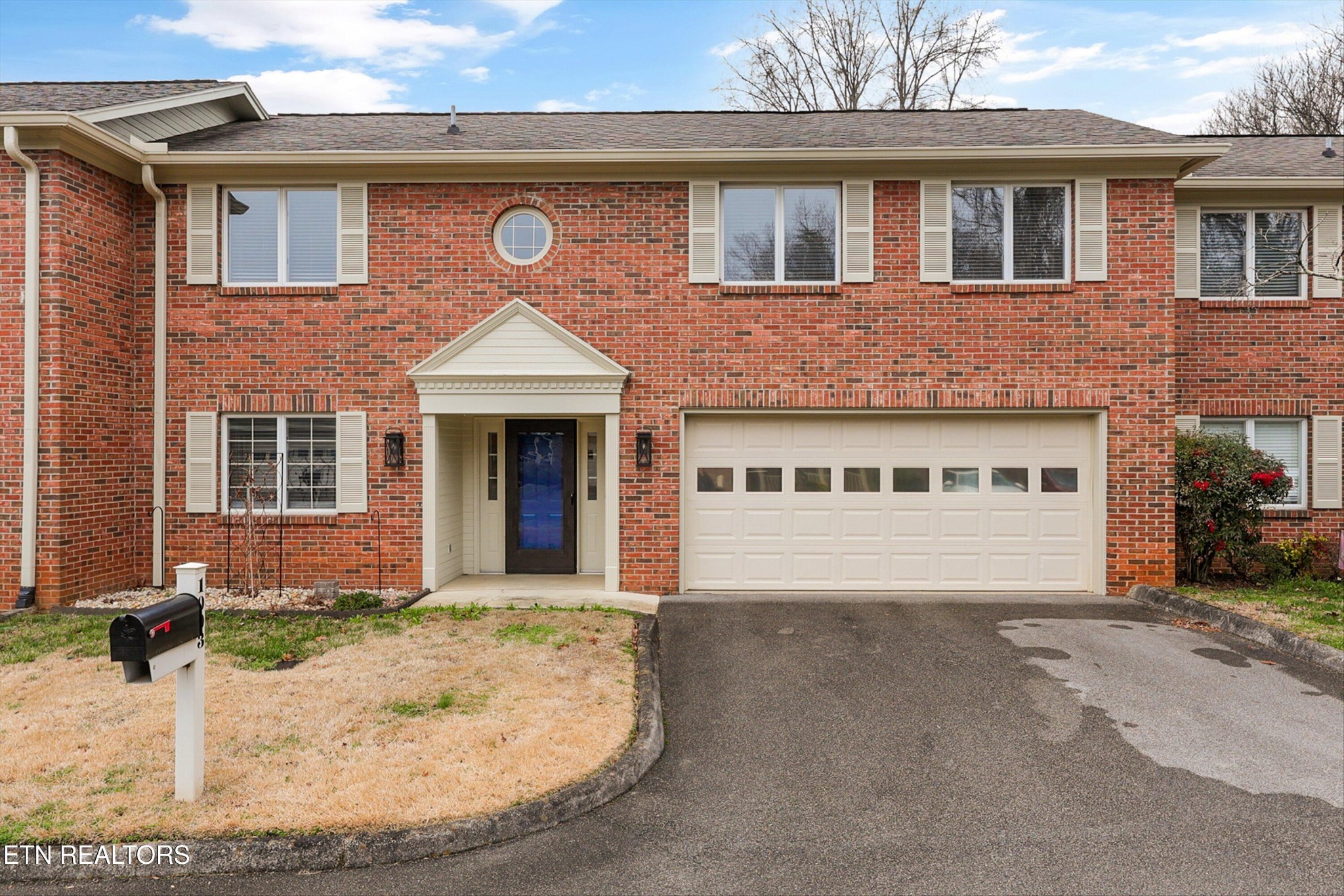 listing main picture