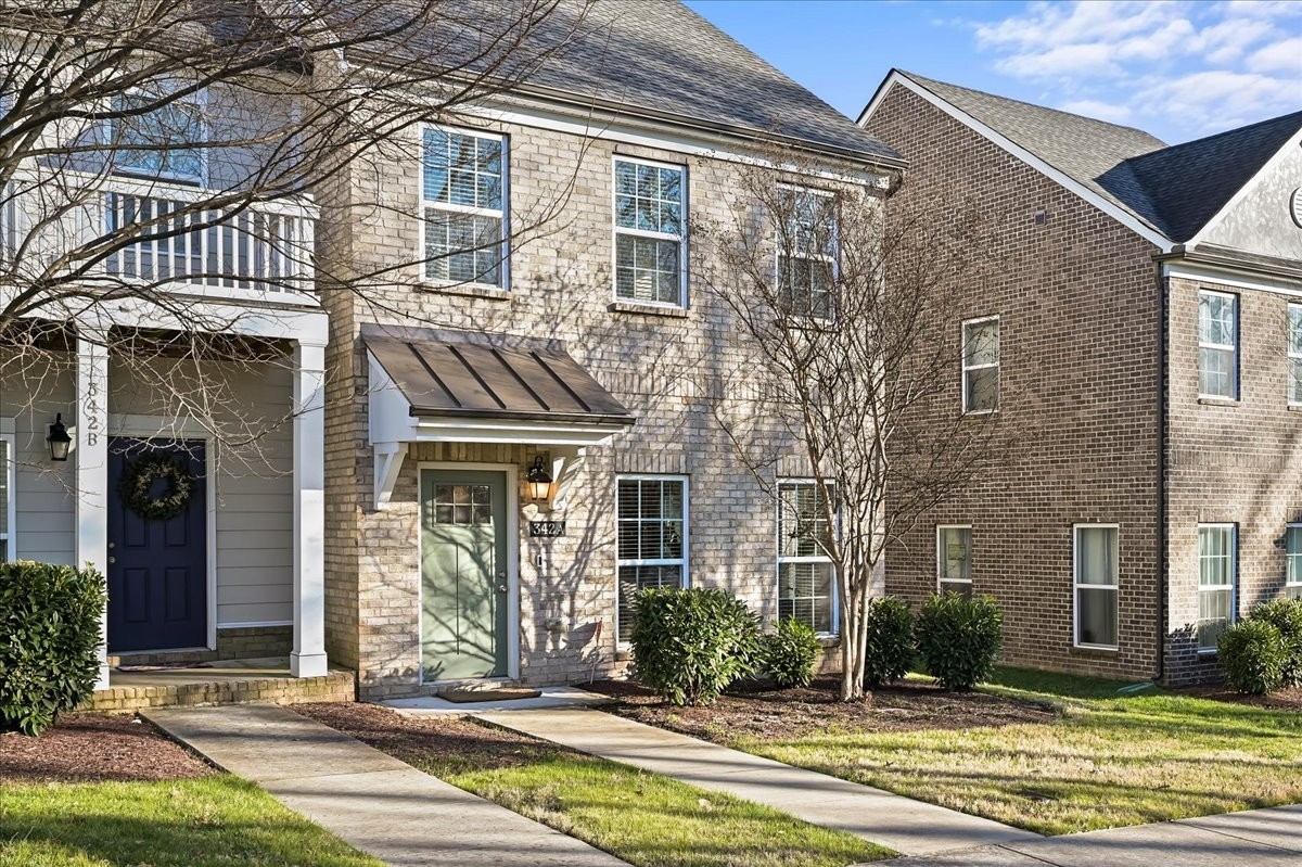 listing main picture