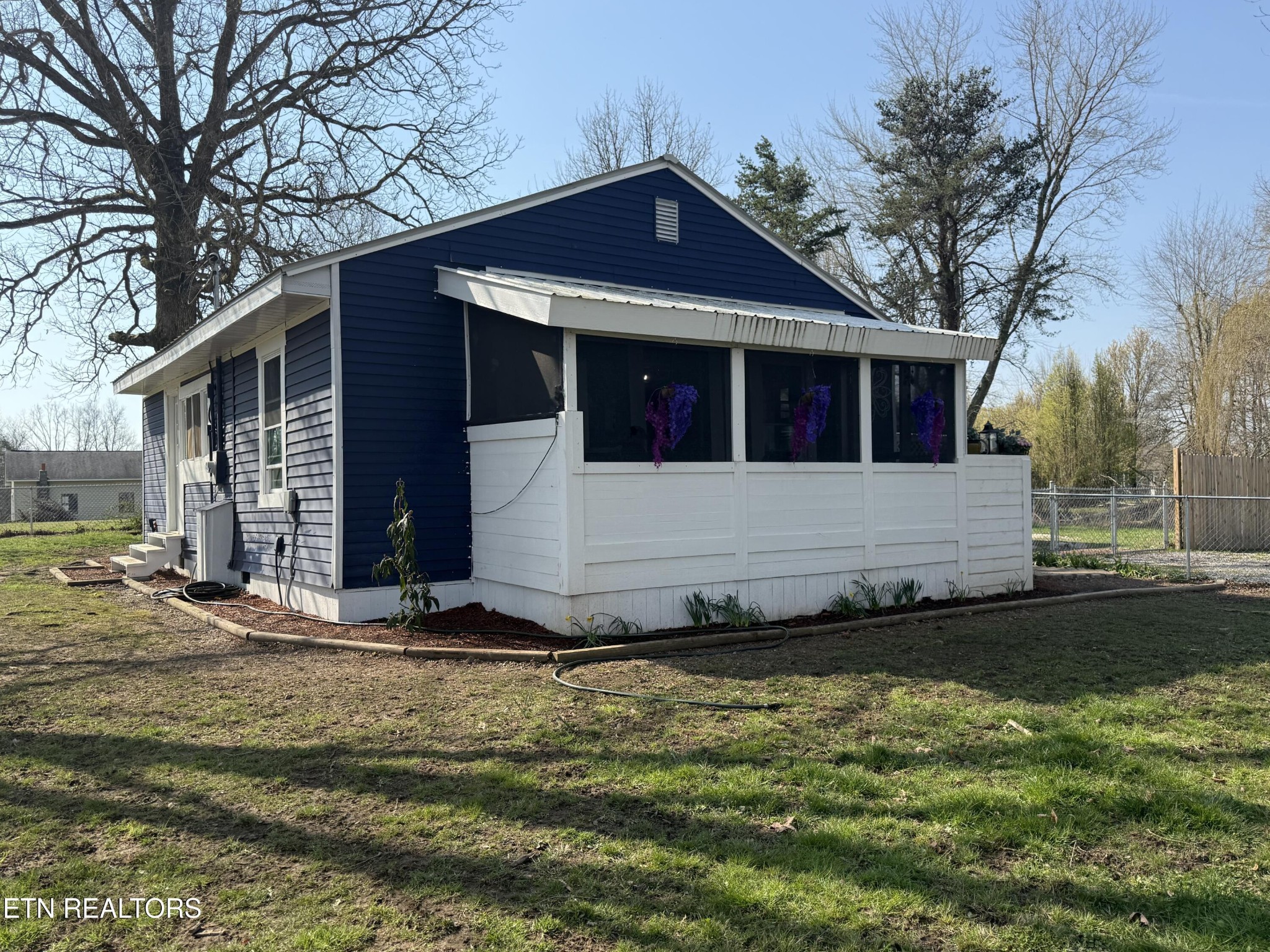 listing main picture