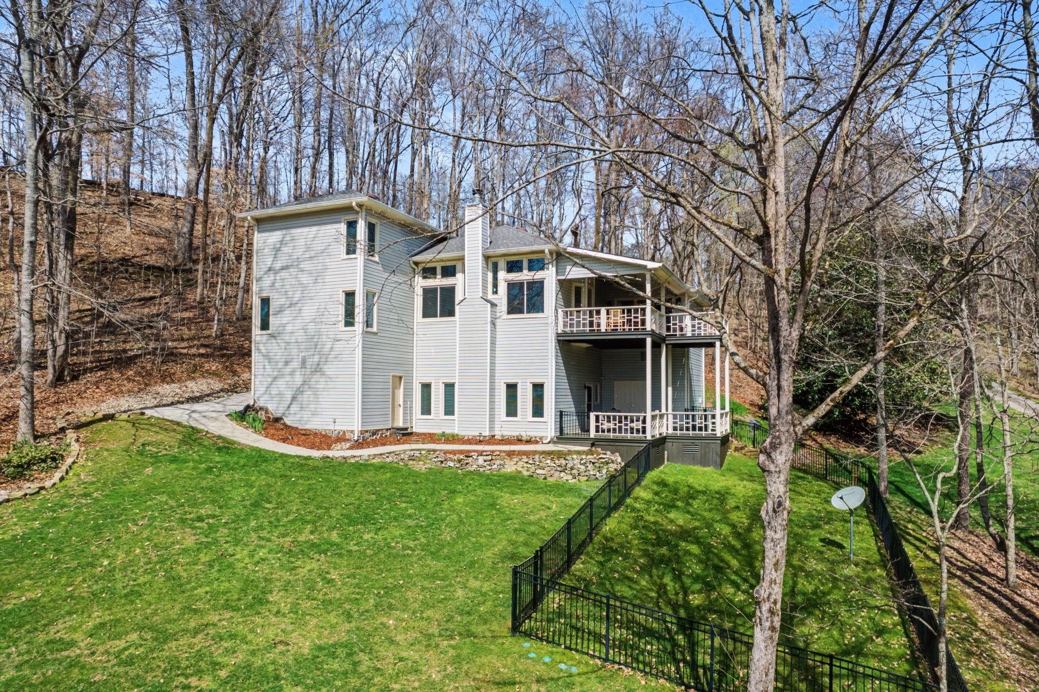 listing main picture