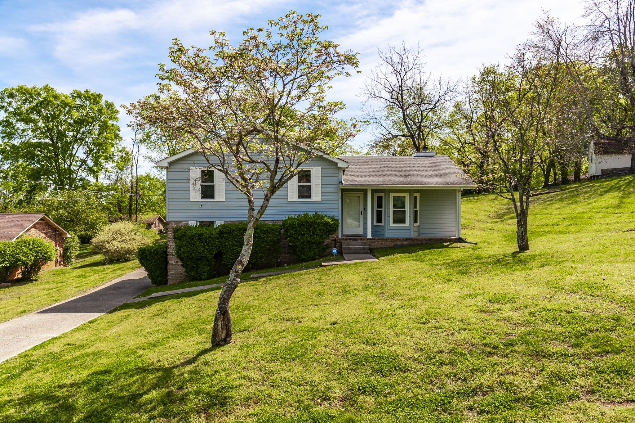 listing main picture