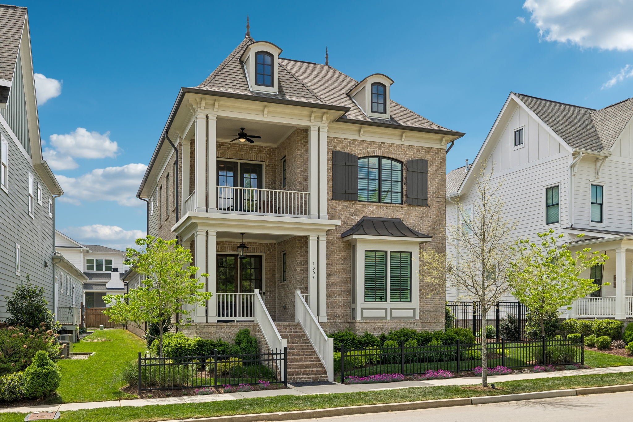 listing main picture