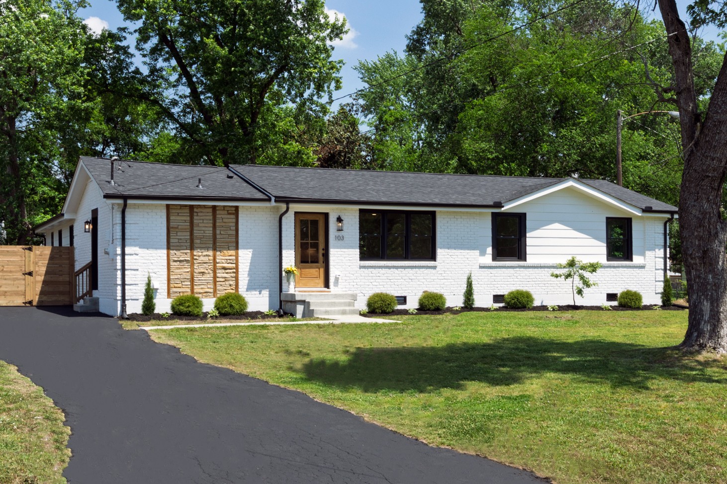 listing main picture