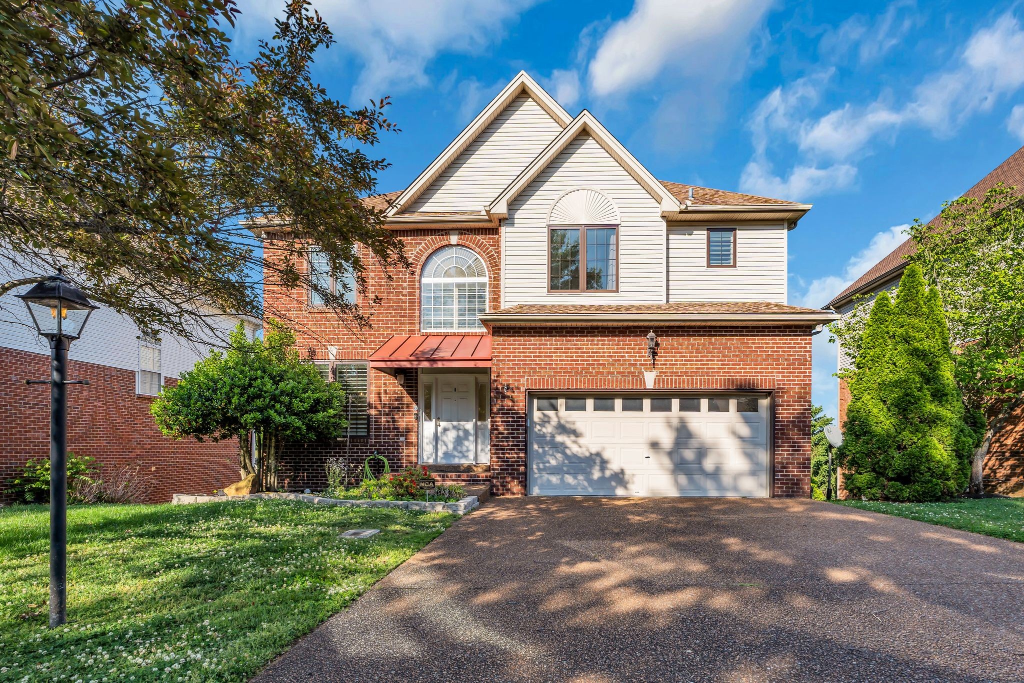 listing main picture