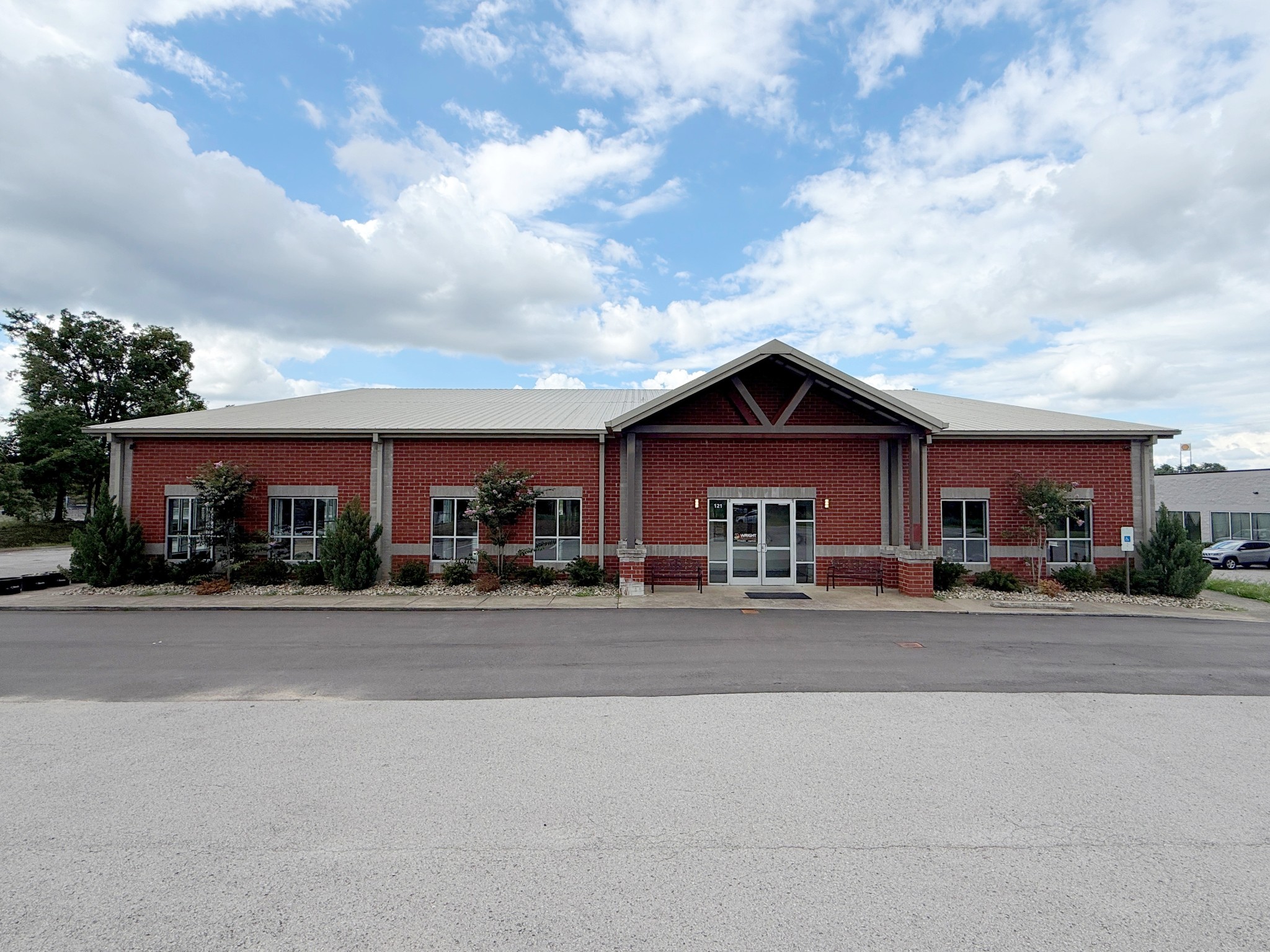 listing main picture