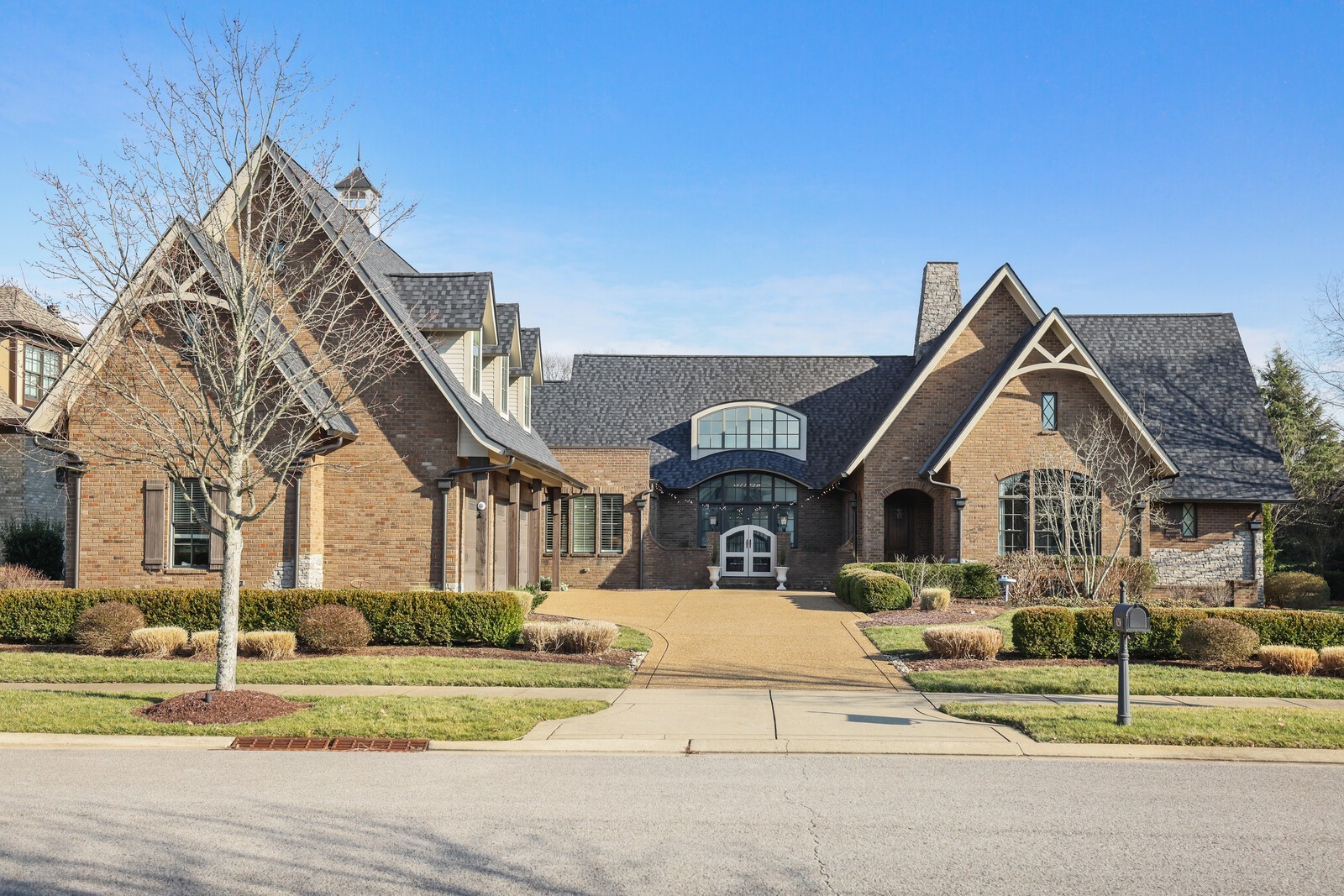 listing main picture