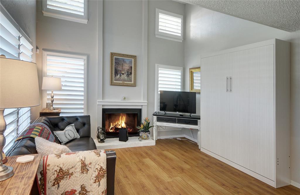 listing main picture