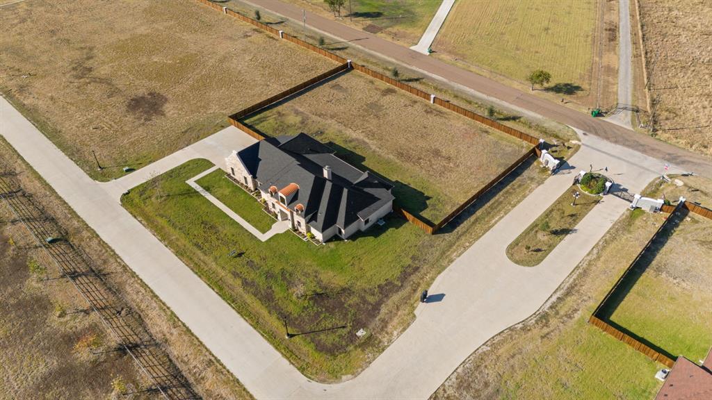 listing main picture