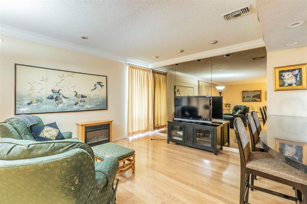 listing main picture