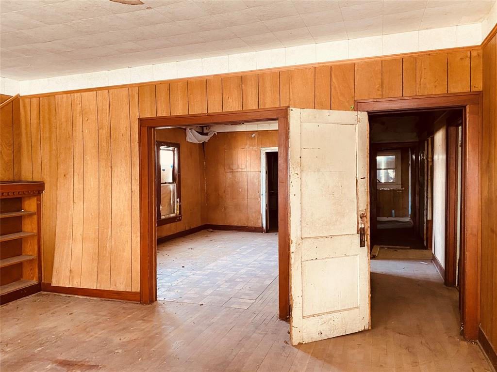 listing main picture