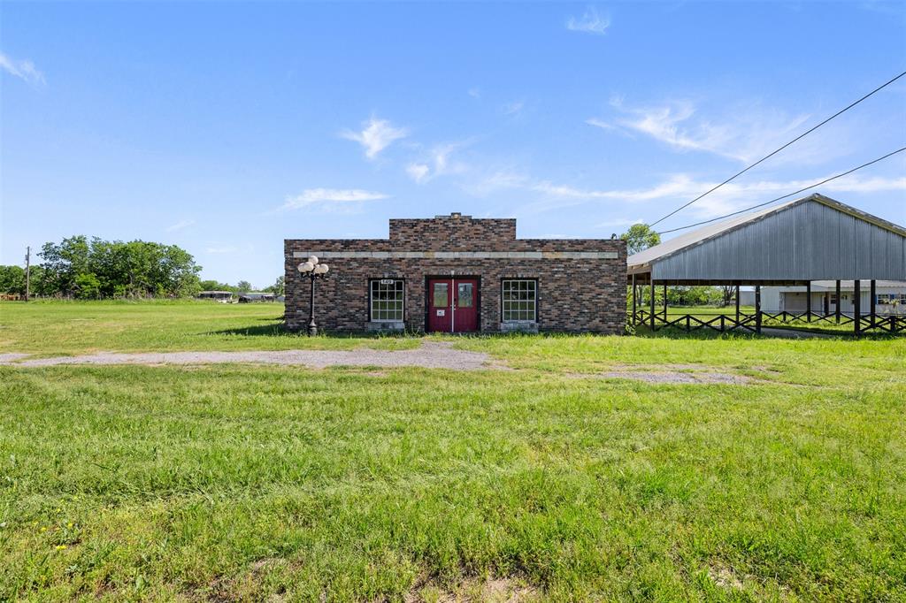 listing main picture