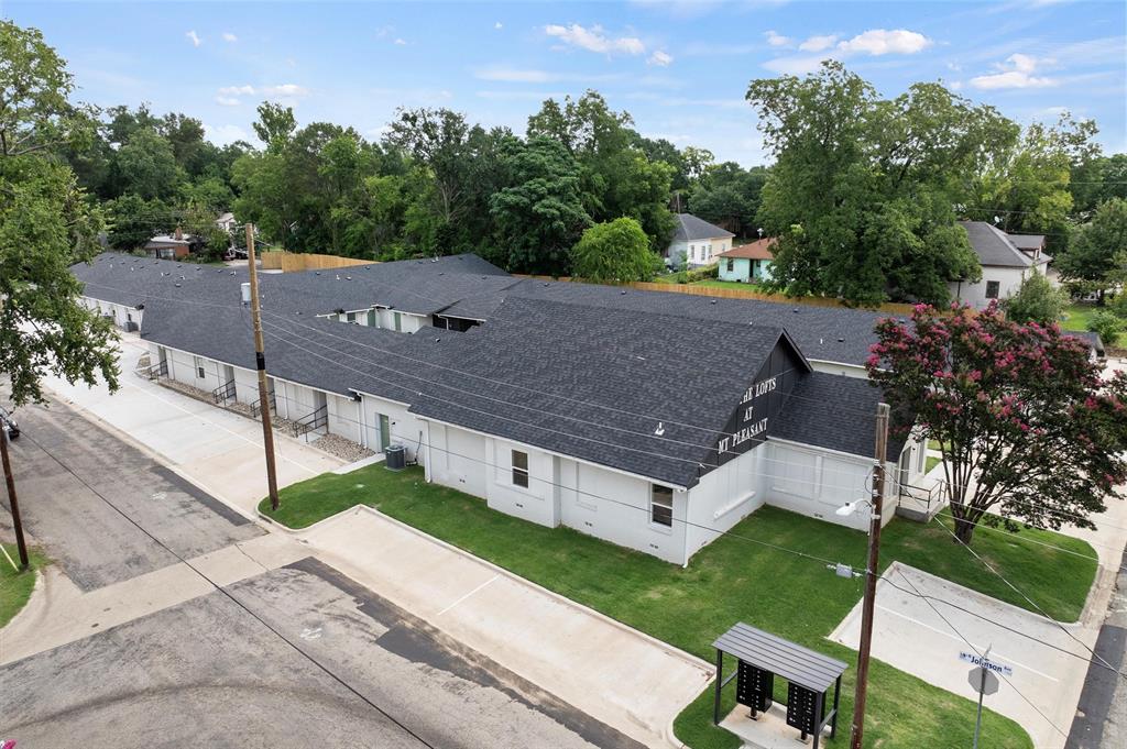 listing main picture