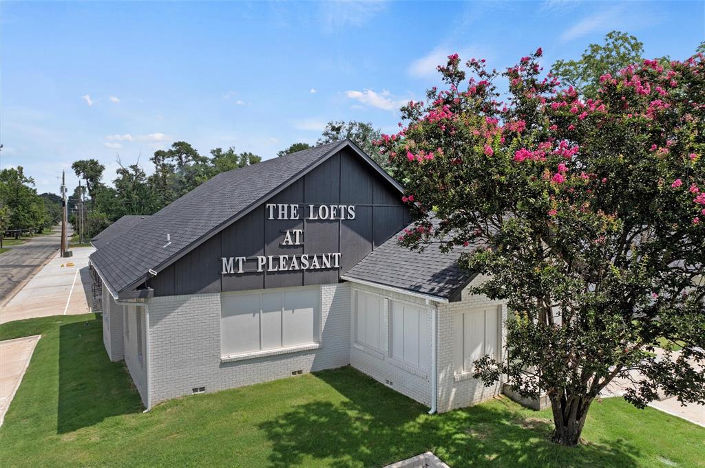 listing main picture