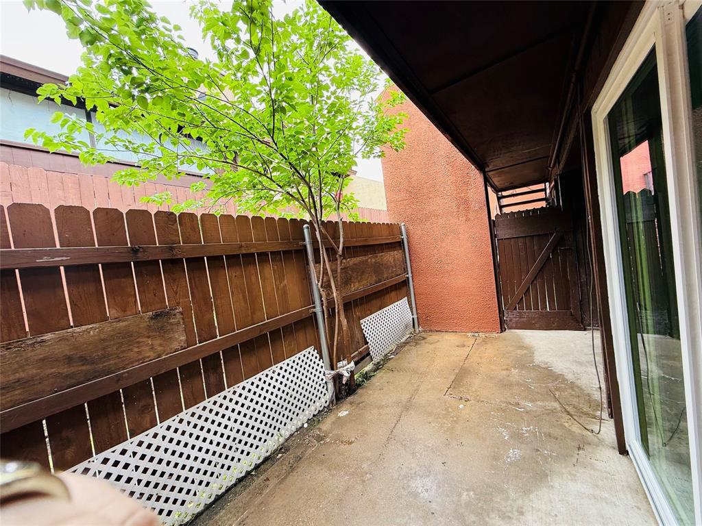 listing main picture