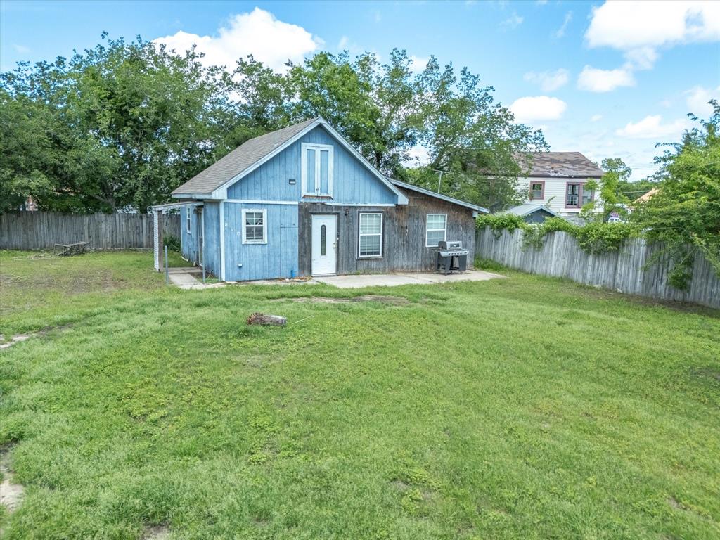 listing main picture