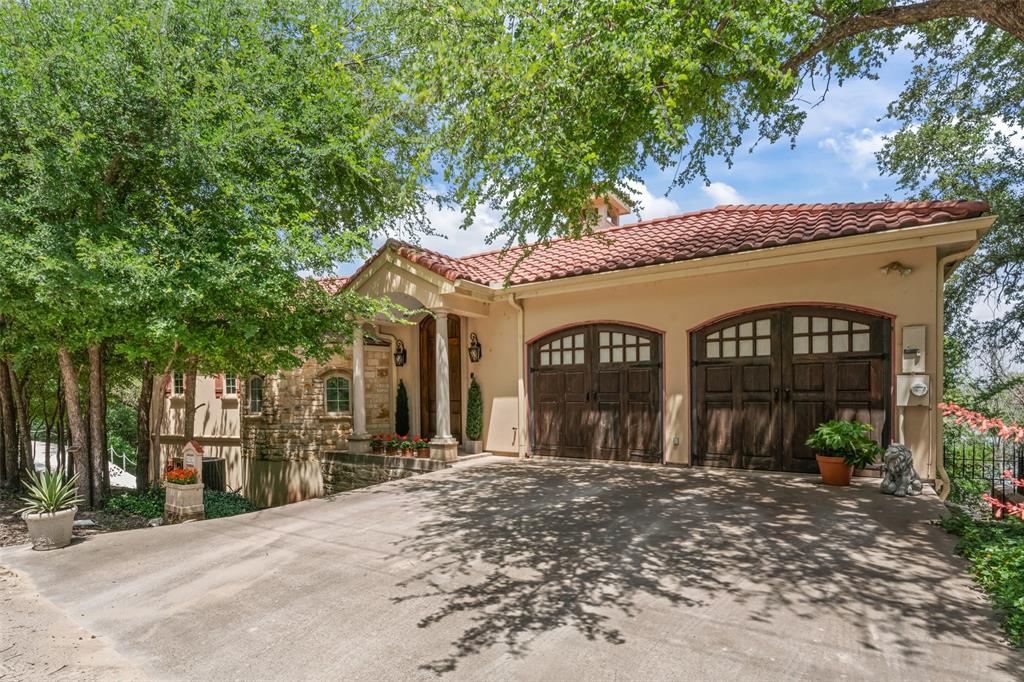 listing main picture