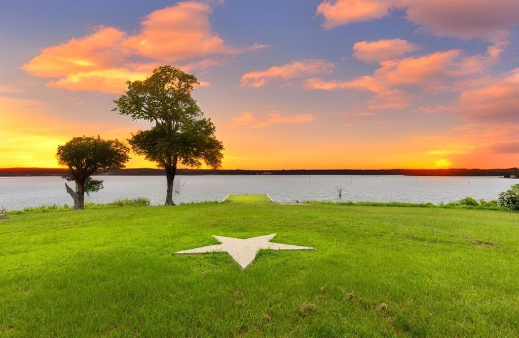 listing main picture