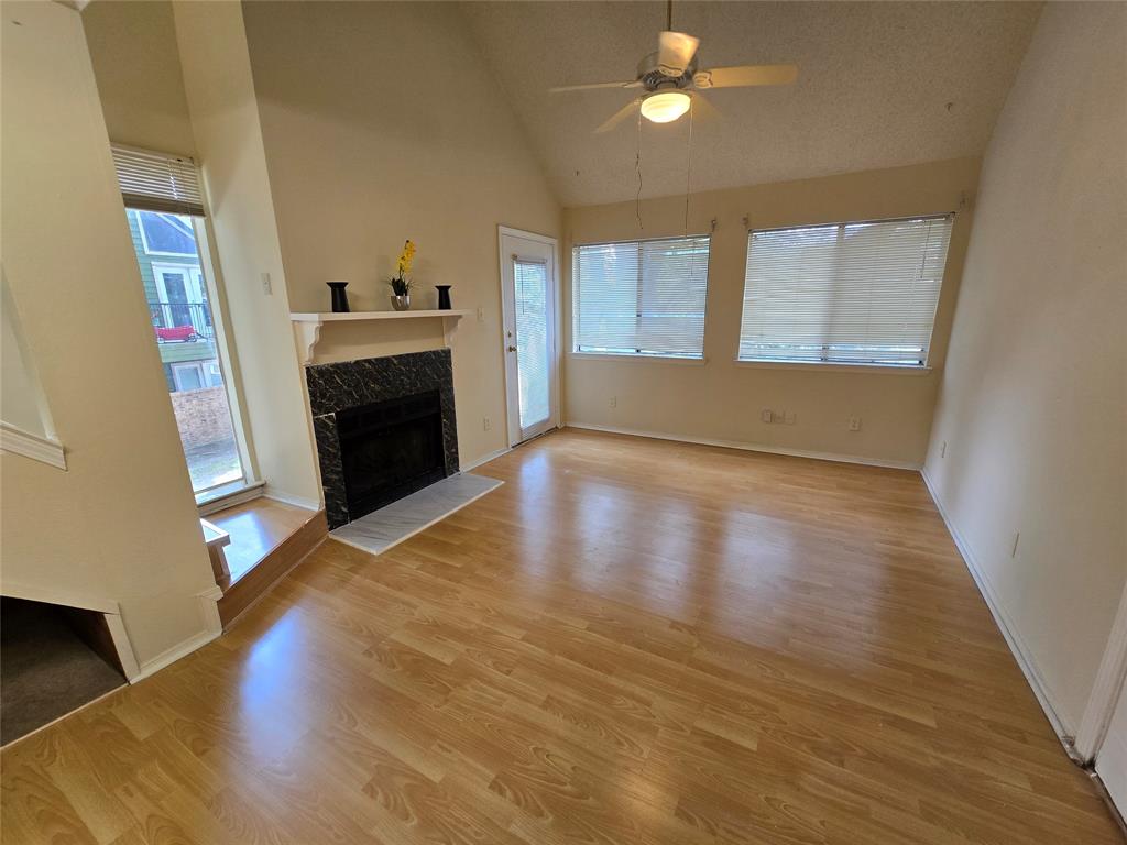 listing main picture