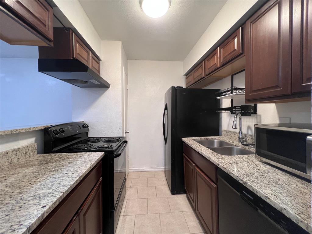 listing main picture