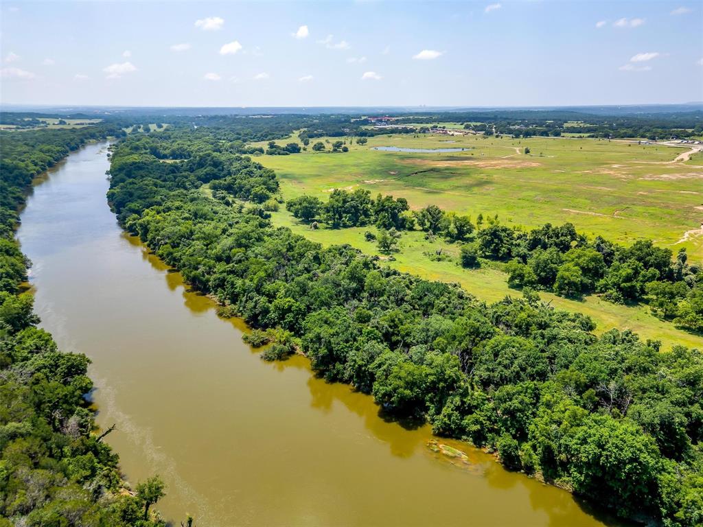 listing main picture