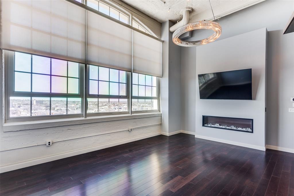 listing main picture