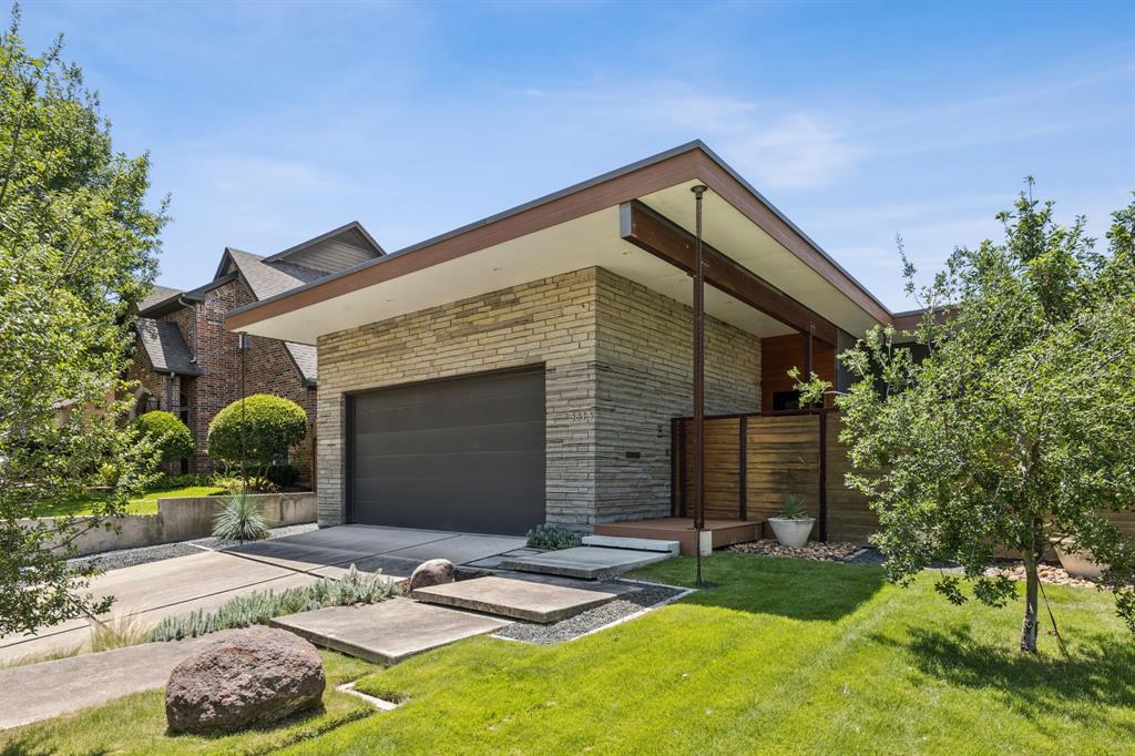 listing main picture