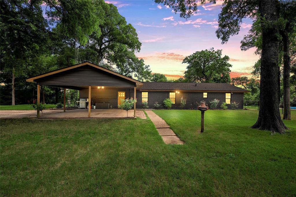 listing main picture