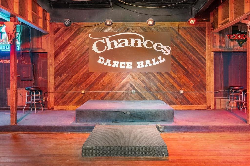 listing main picture