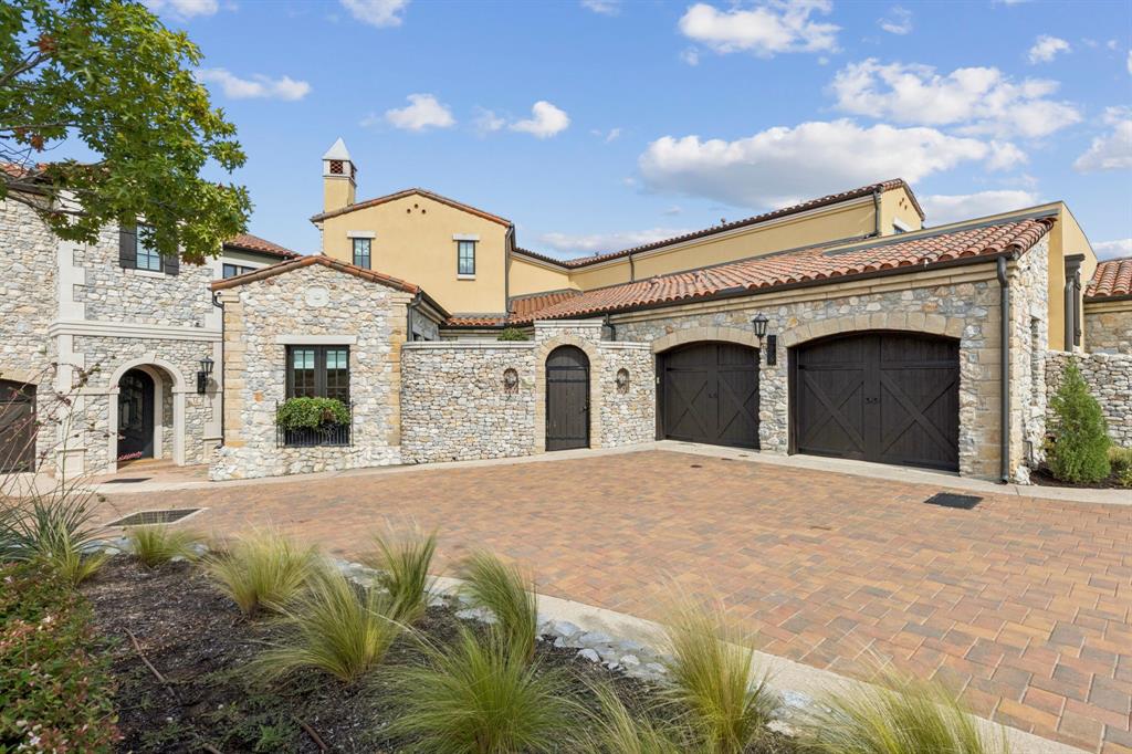 listing main picture