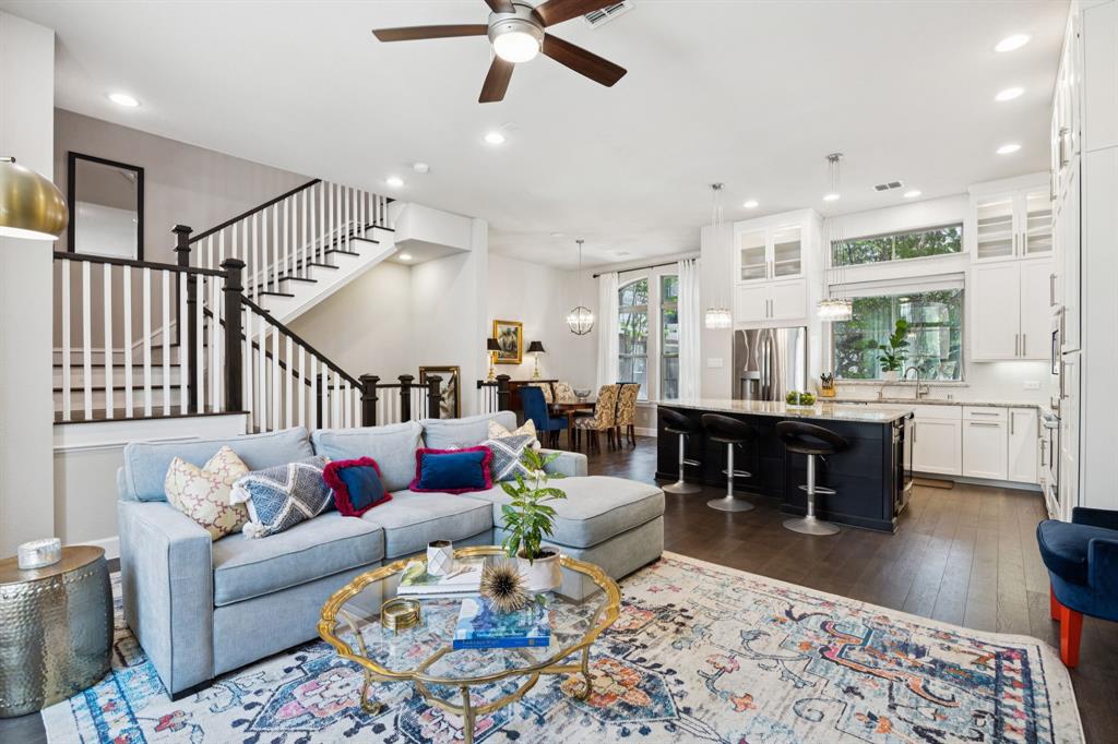 listing main picture