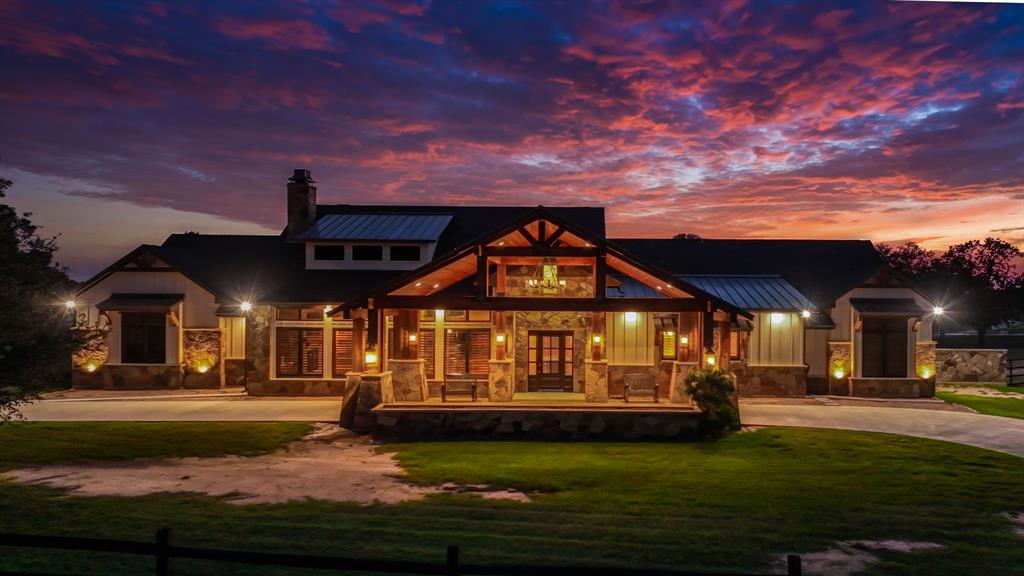 listing main picture