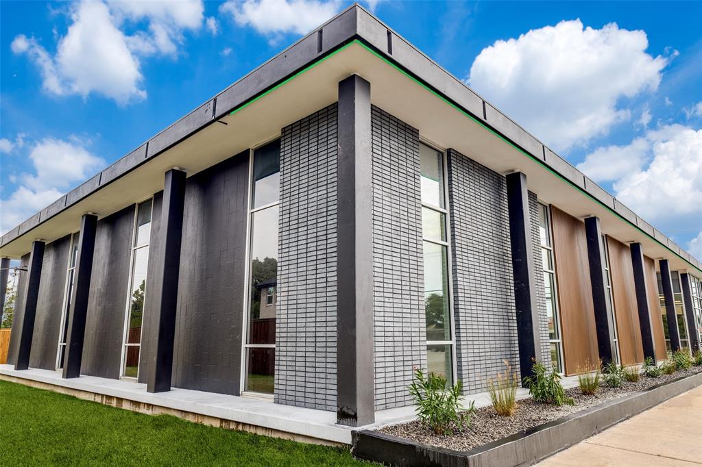 listing main picture