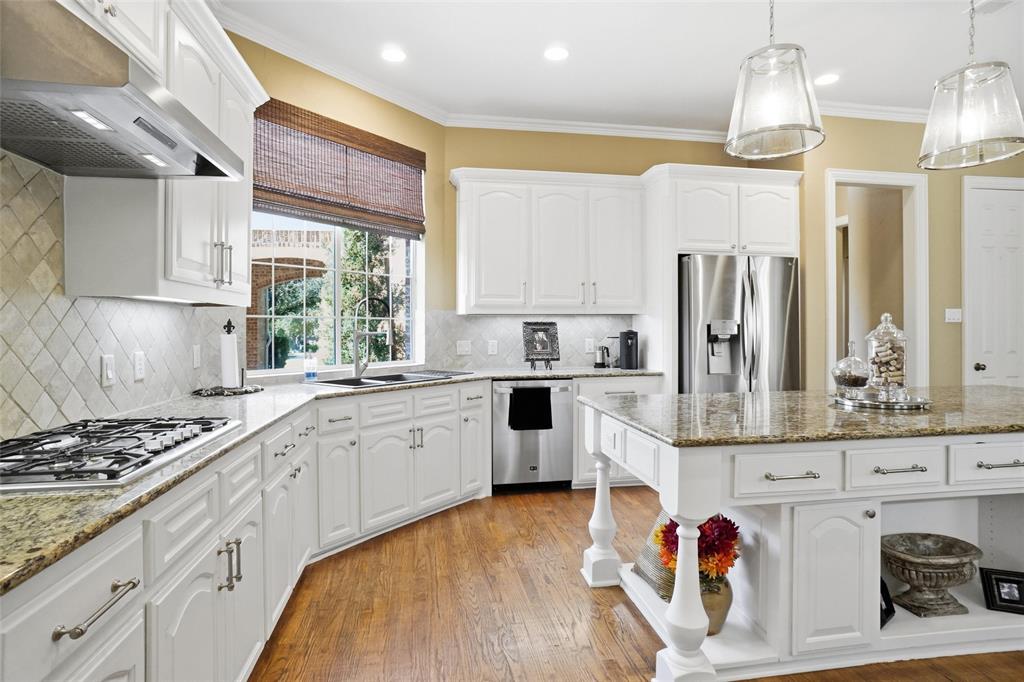 listing main picture