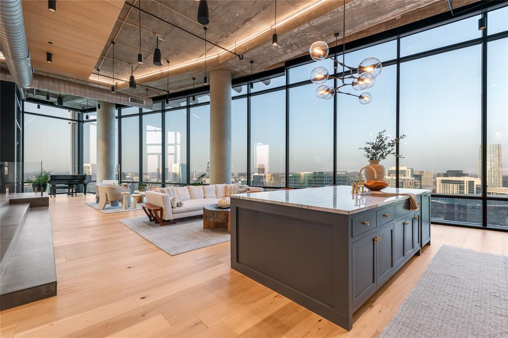 listing main picture