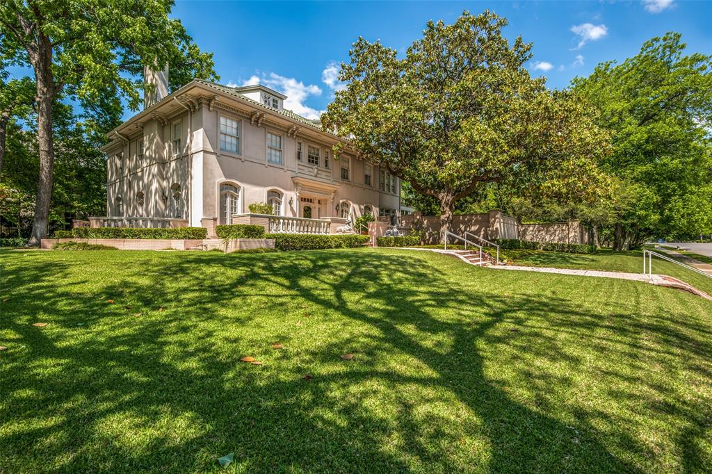 listing main picture